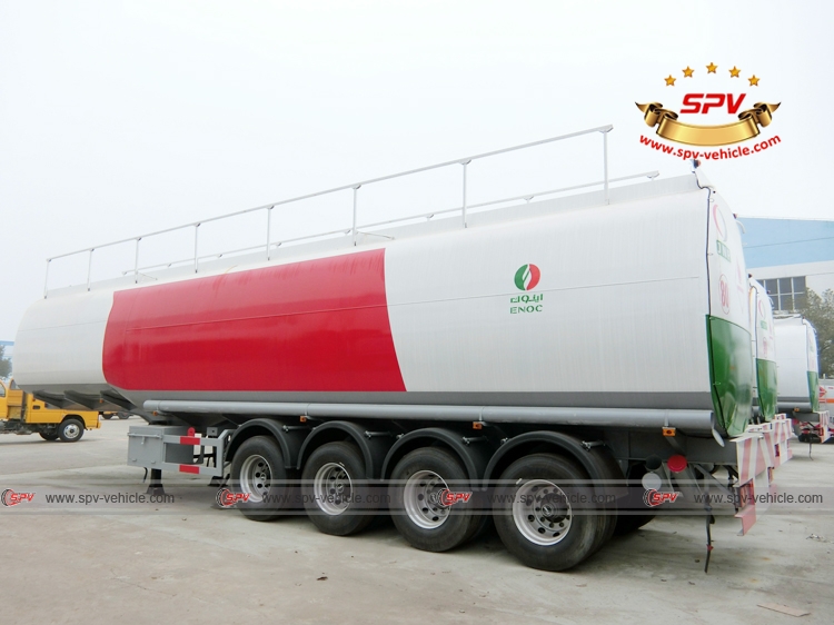 Left back  view of 50,000 Litres Oil Tank Semi-trailer 4 Axles